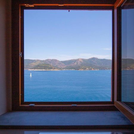 Helloelba Appartamento Il Faro ปอร์โตแฟร์ราโย ภายนอก รูปภาพ