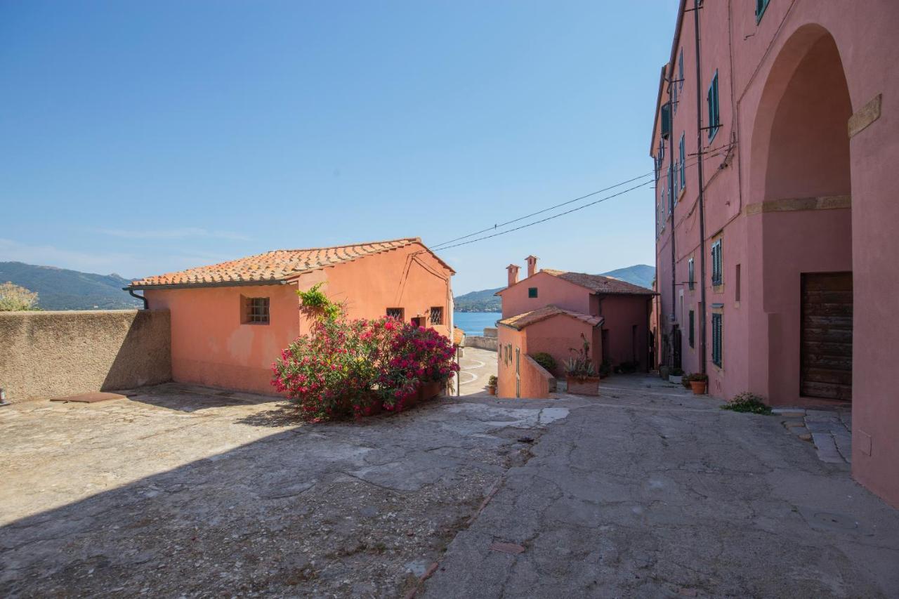 Helloelba Appartamento Il Faro ปอร์โตแฟร์ราโย ภายนอก รูปภาพ