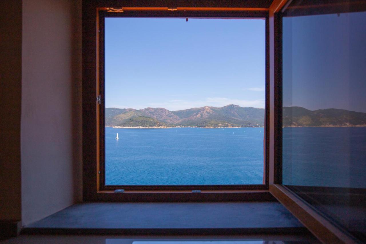 Helloelba Appartamento Il Faro ปอร์โตแฟร์ราโย ภายนอก รูปภาพ