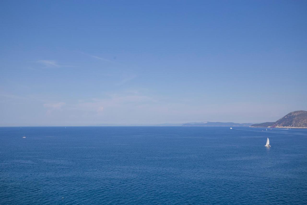 Helloelba Appartamento Il Faro ปอร์โตแฟร์ราโย ภายนอก รูปภาพ
